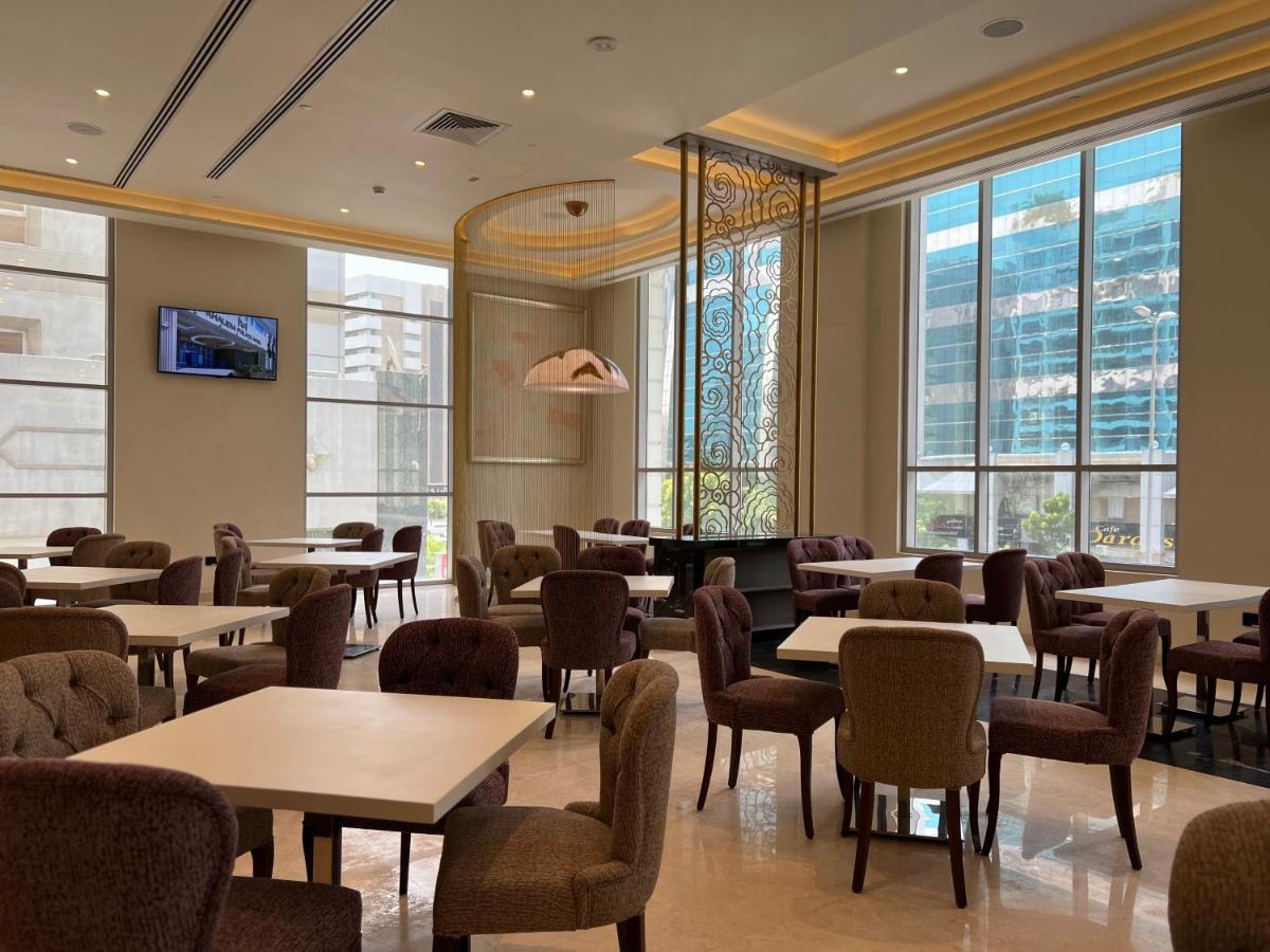 Khalidia Palace Hotel Dubai By Mourouj Gloria ภายนอก รูปภาพ The lounge at the airport