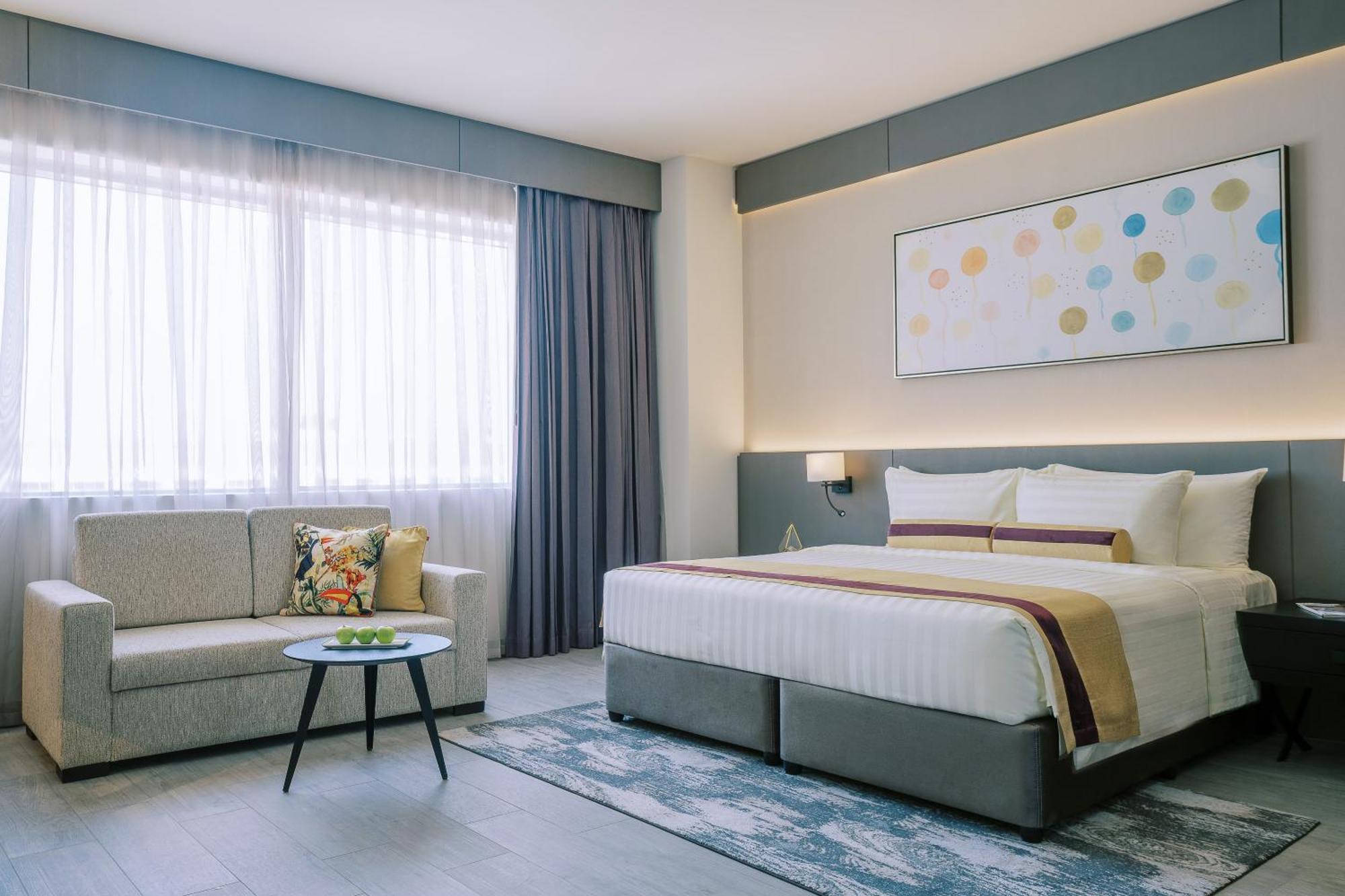 Khalidia Palace Hotel Dubai By Mourouj Gloria ภายนอก รูปภาพ Deluxe Room