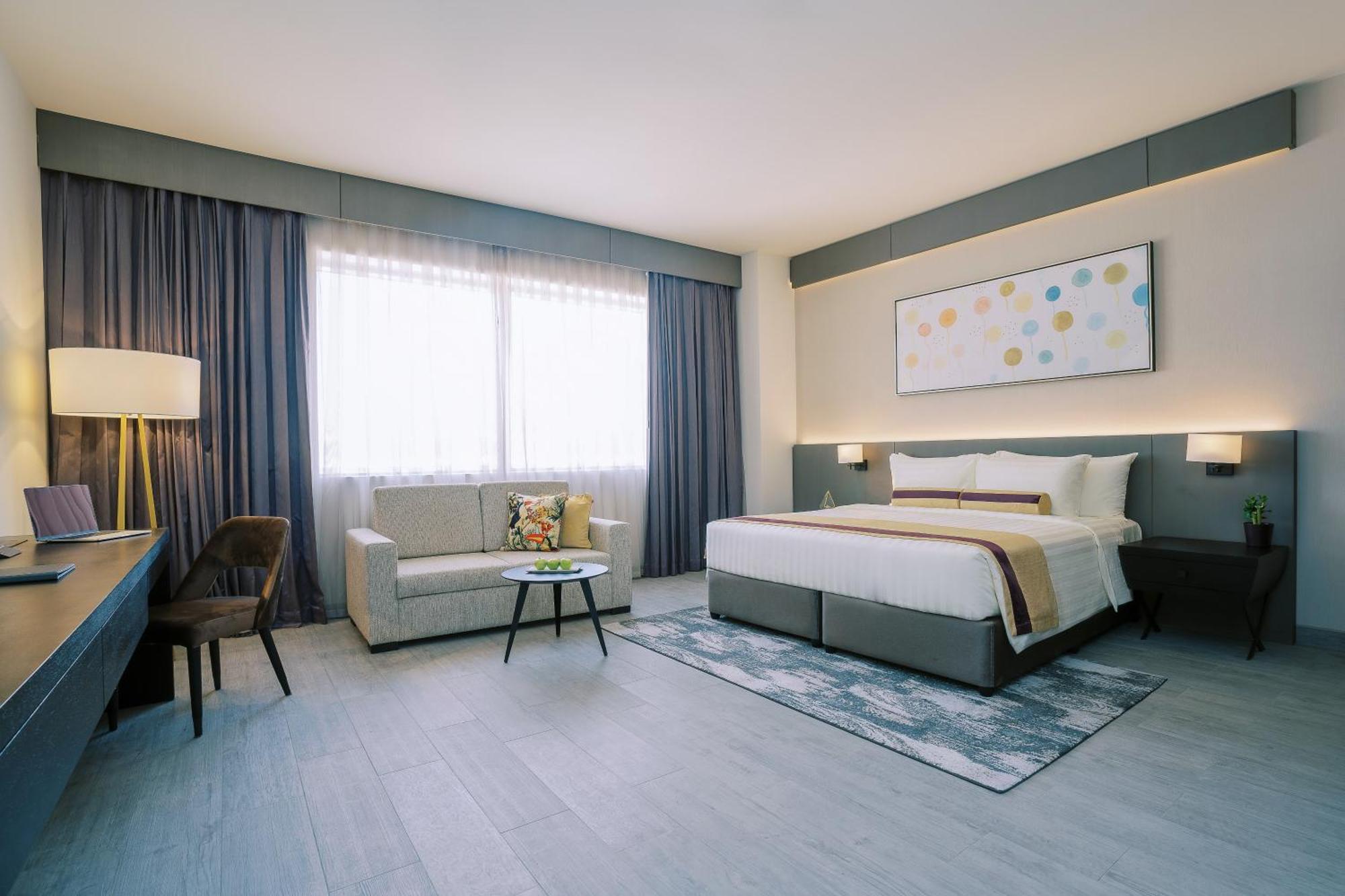 Khalidia Palace Hotel Dubai By Mourouj Gloria ภายนอก รูปภาพ Deluxe Room