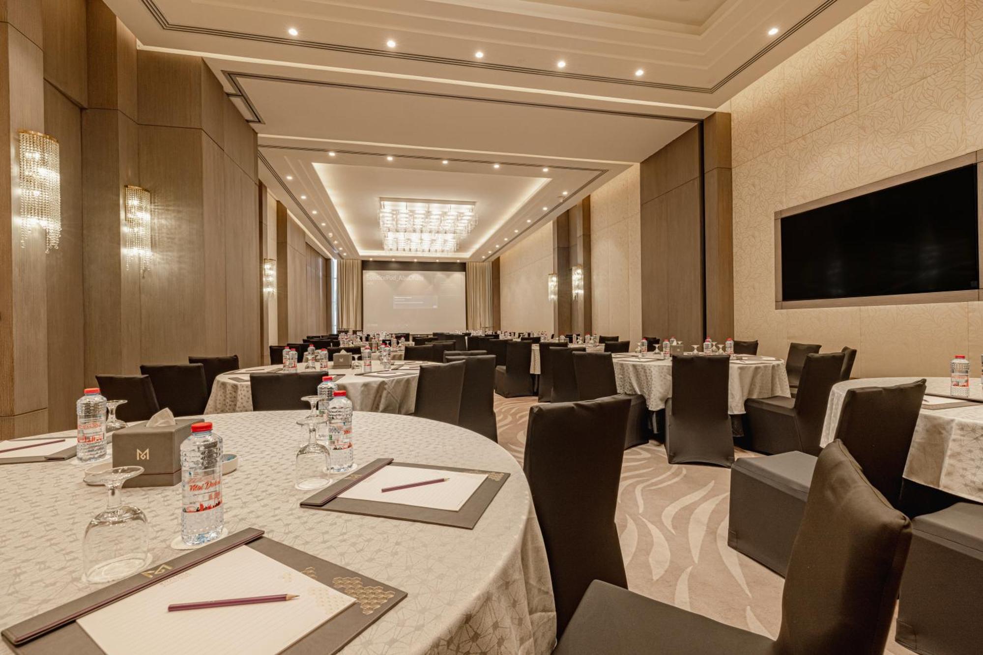 Khalidia Palace Hotel Dubai By Mourouj Gloria ภายนอก รูปภาพ Meeting room