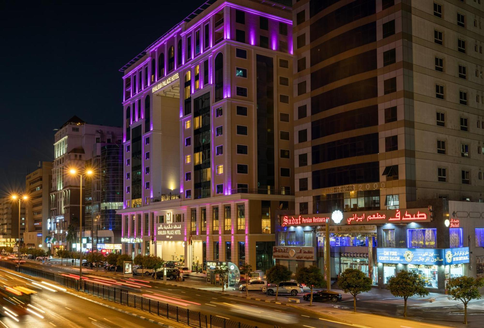 Khalidia Palace Hotel Dubai By Mourouj Gloria ภายนอก รูปภาพ The hotel at night